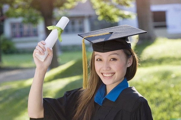 スイスでドイツ語留学：教育の質、メリット、奨学金情報まとめ
