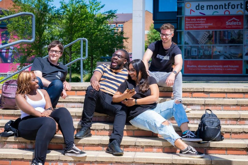 デ・モントフォート大学（De Montfort University）完全ガイド：学費、入学要件、学生生活まで徹底解説