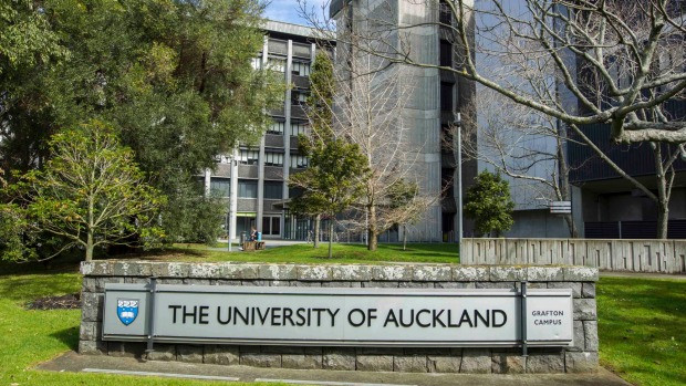 ニュージーランドで最も格式のあるオークランド大学の外観