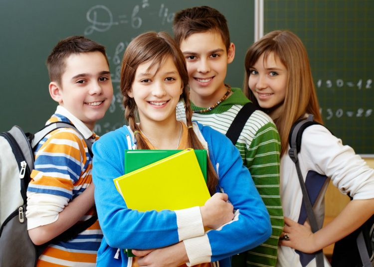 子どもを早期留学させるべきか？メリットとリスクを徹底解説
